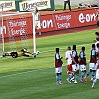 25.7.2012  FC Rot-Weiss Erfurt - West Ham United  0-3_78